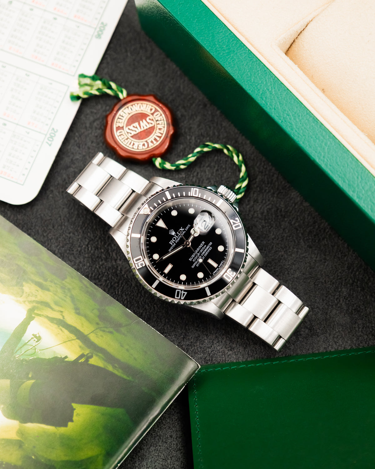 Rolex 16610T Submariner Date - black Swiss made dial