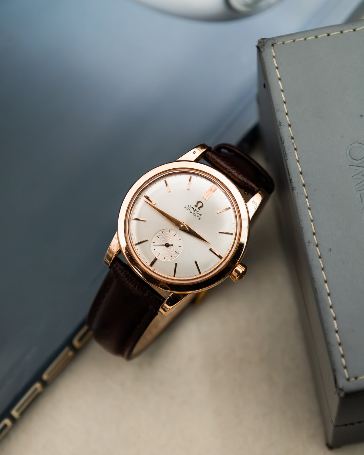 Omega 2657 SC Bumper Rose Gold - white dial
