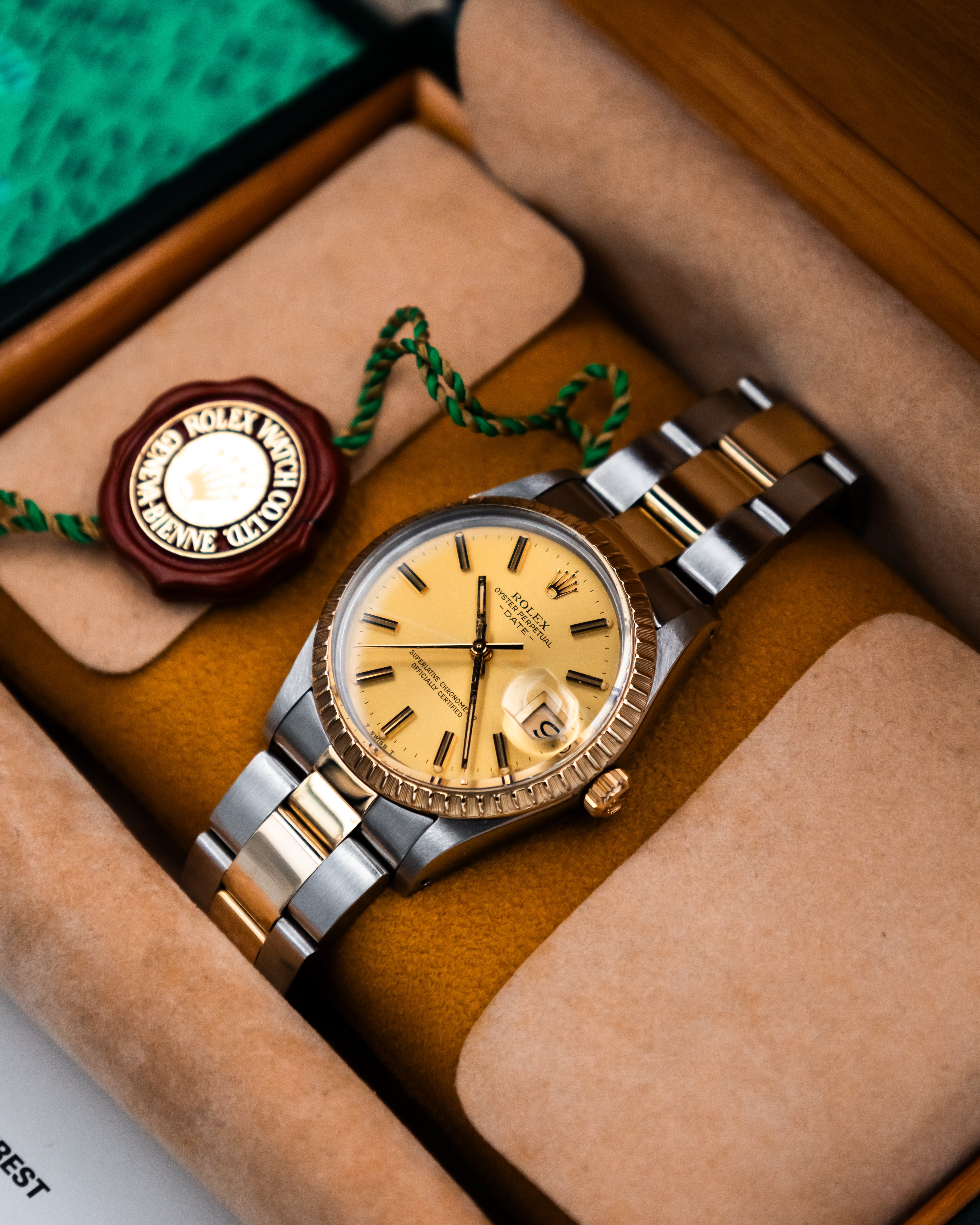 Rolex 15053 Oyster Perpetual Date - champagne dial