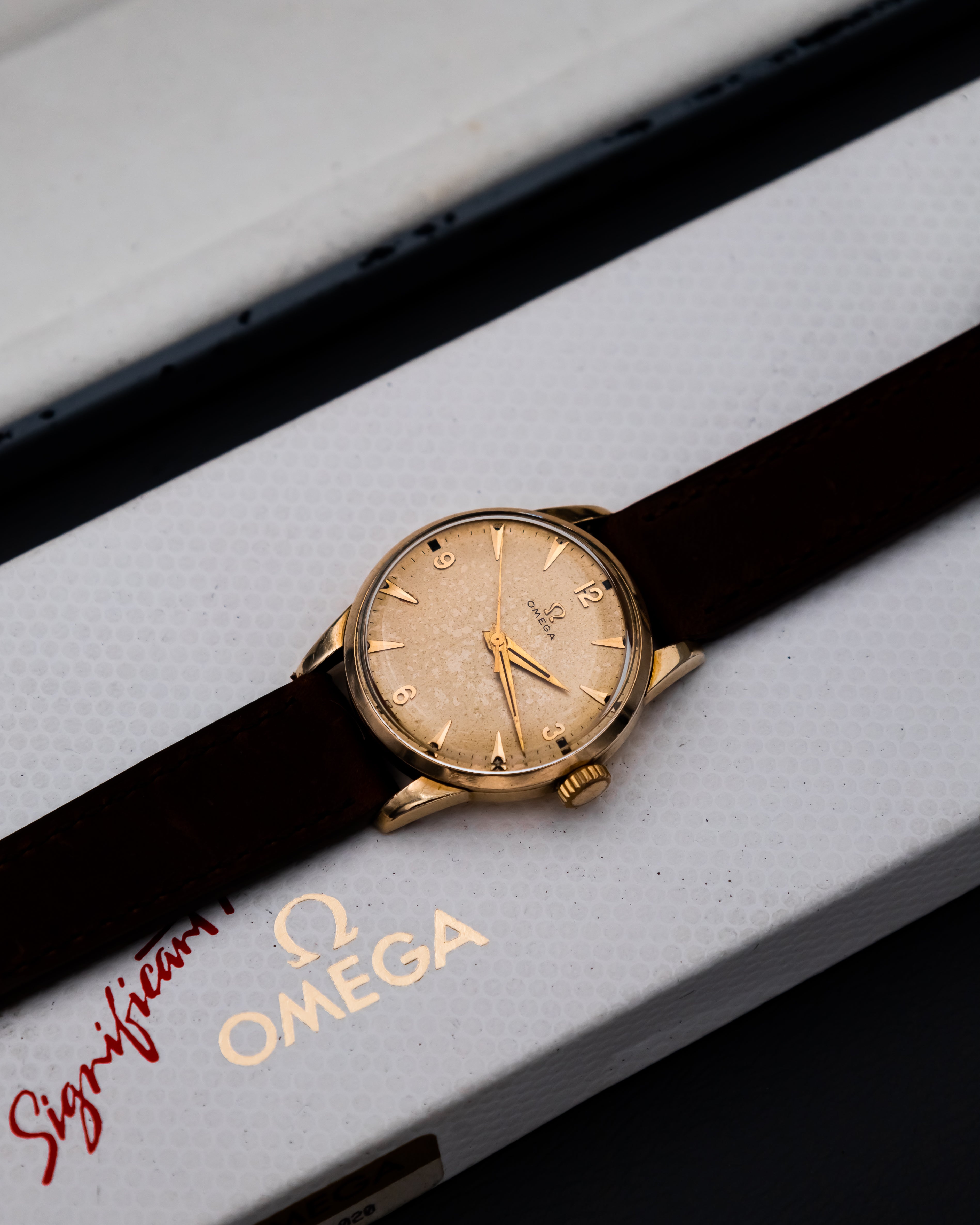 Omega 2513 - 7 - champagne dial