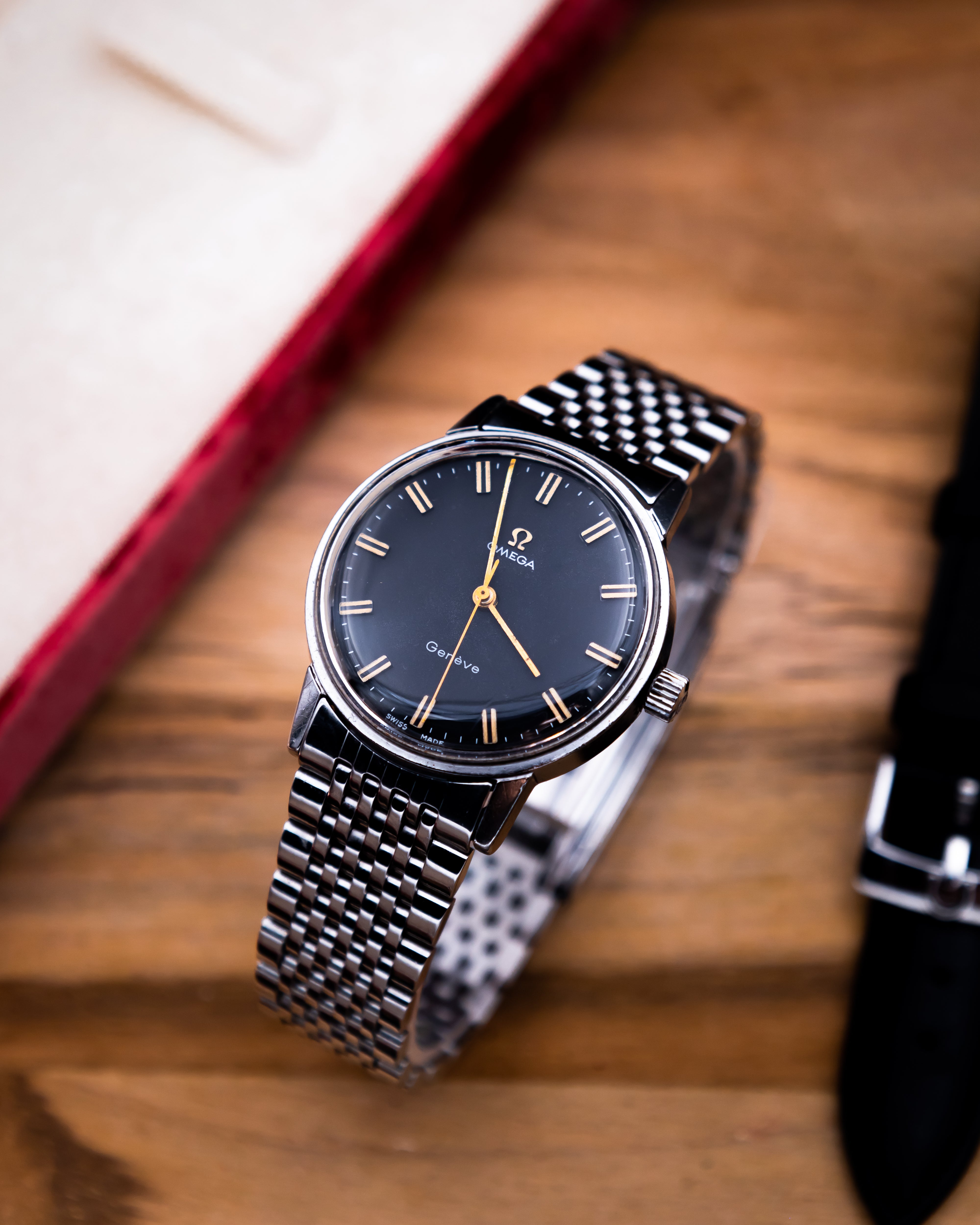 Omega 135.011 Genève - black dial